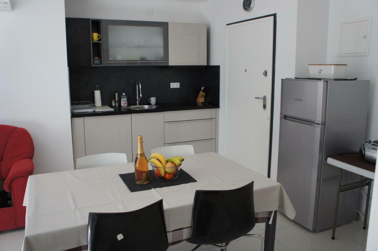Apartment White Вантачичі Екстер'єр фото